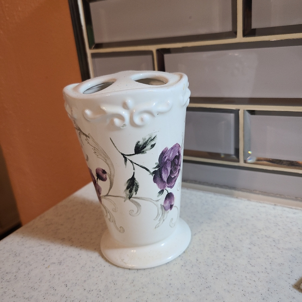 Vintage White and Purple Floral Vase - Picture 5 of 6